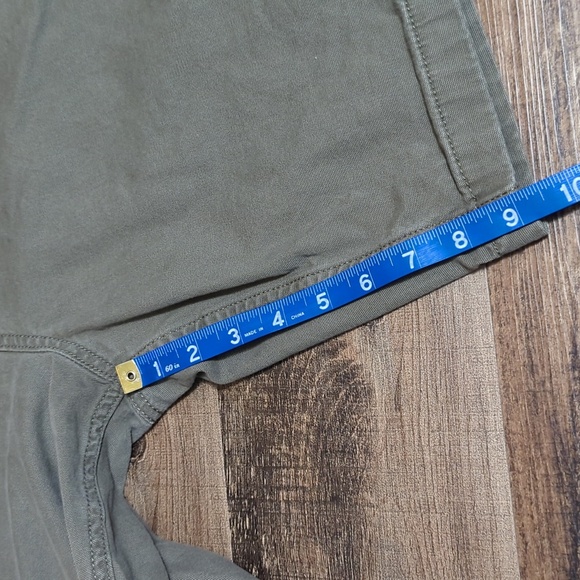 Carhartt Rugged Flex Relaxed Fit Canvas Work Shorts Size 48x9" in Olive Green - Picture 7 of 7